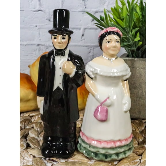 Patriotic American President Abraham Lincoln And Mary Salt Pepper Shakers Set