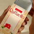 thumbnail image 3 of RAFFAELLO tablette de chocolat de qualité supérieure, chocolat blanc avec noix de coco et aux amandes, 90g, 3 of 7