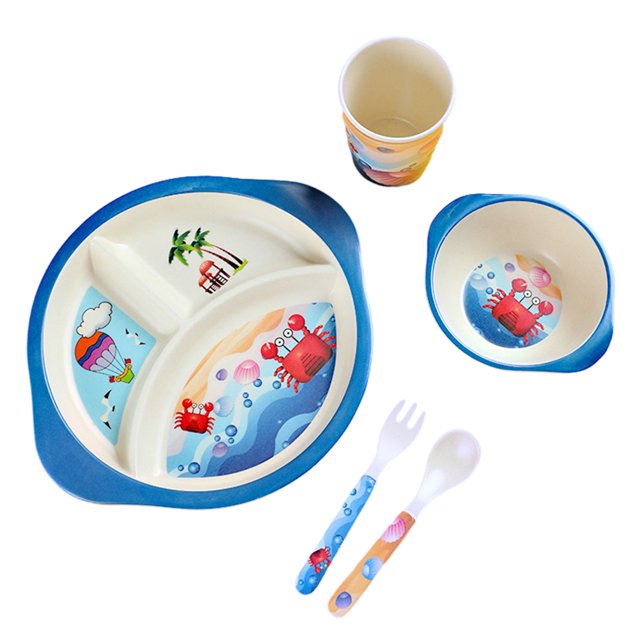 Un juego de vajilla infantil de fibra de bambú ecológica con plato dividido de dibujos animados para bebés