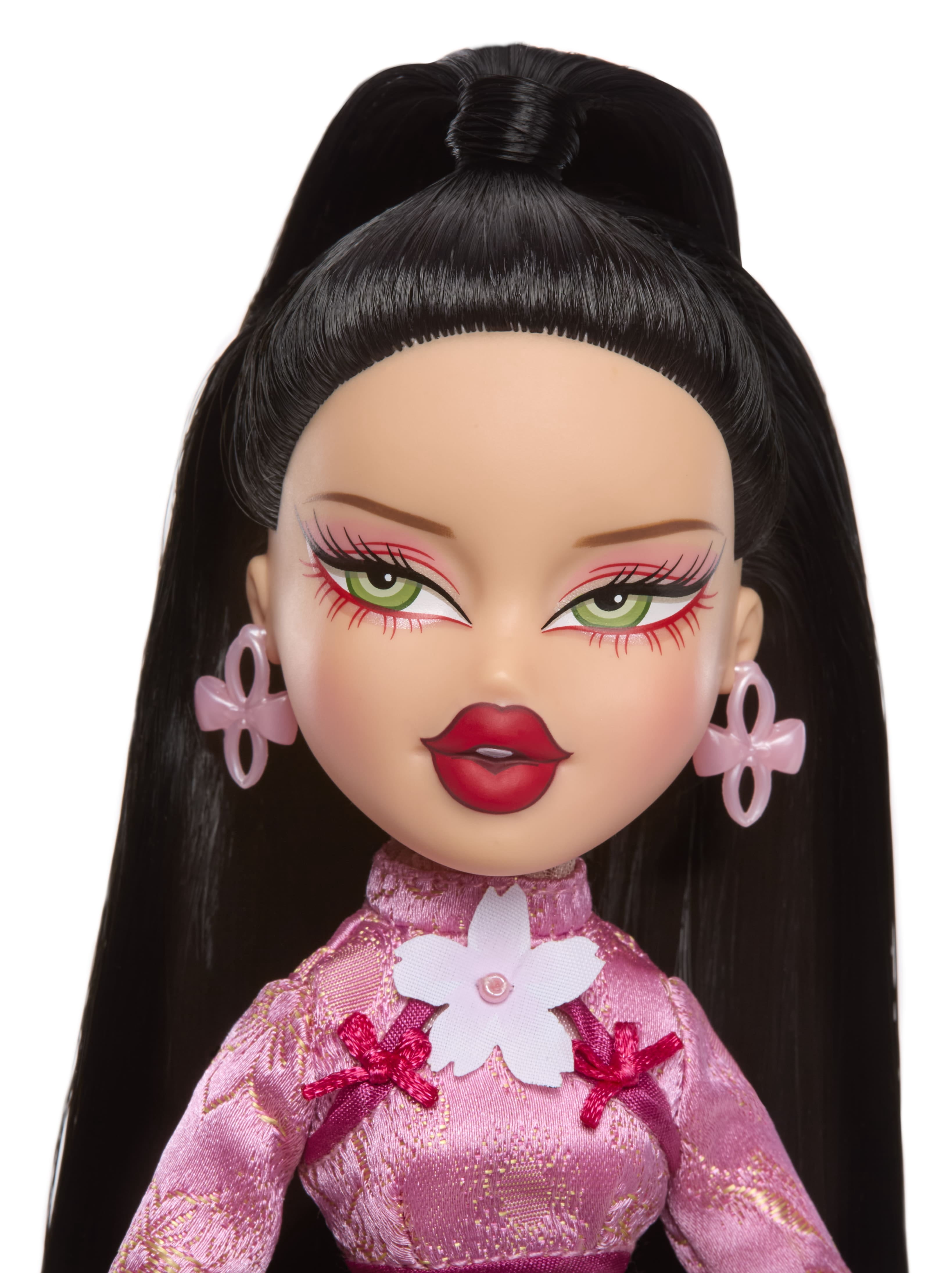 Bratz Fashion Pixiez Jade Collectible Fantasy Doll with Real Fashions and Accessories