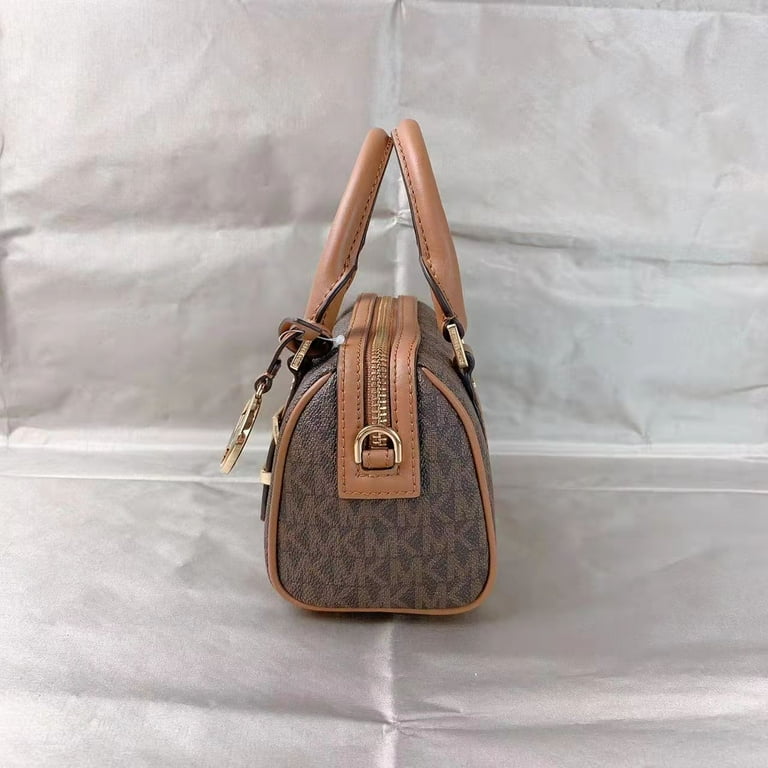 Michael Kors 32F9G06C0B Bedford Legacy Extra-Small Logo Michael Kors 32F9G06C0B Bedford Legacy Extra-Small Logo