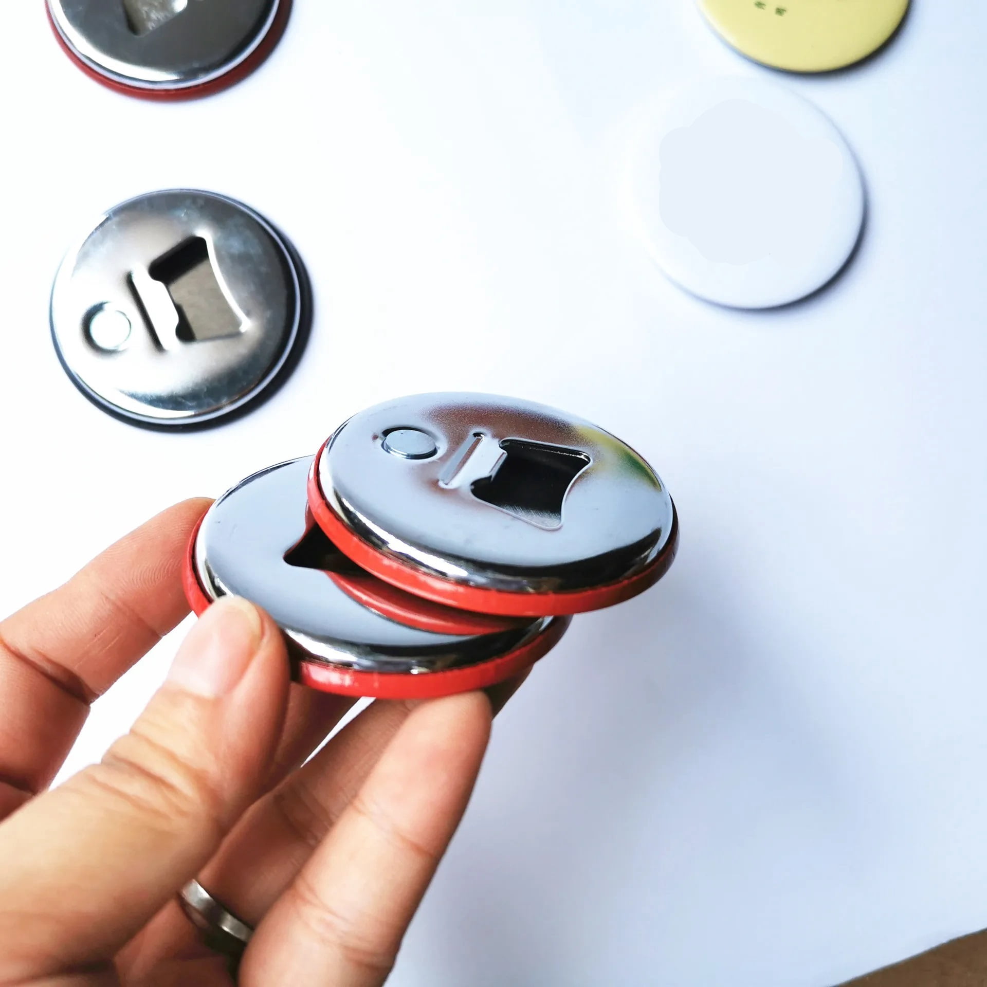 100 PCS 58mm Metal Button Parts Supplies Fridge Magnet Bottle-Opener ,Beginner-Friendly