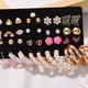 thumbnail image 3 of Kit de 20 pares de pendientes de moda para mujer., 3 of 5