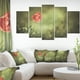 Fleur de Pavot Sauvage Rouge sur Vert - Toile Florale Art Print – image 1 sur 3