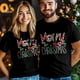 thumbnail image 4 of Camisetas gráficas informales de manga corta para hombre con frase "Árbol de Navidad alegre", 4 of 8