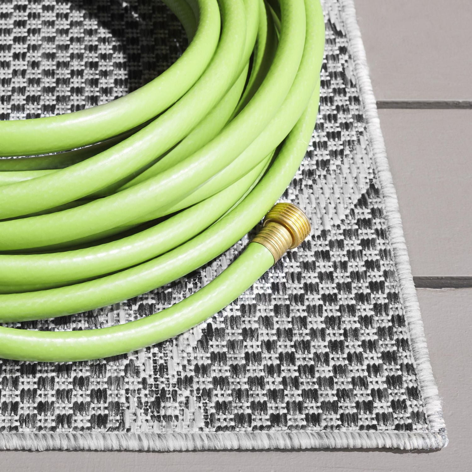 SAFAVIEH Beach House Rosheen Geometric Indoor/Outdoor Area Rug