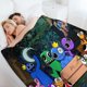 thumbnail image 1 of Manta de forro polar de dibujos animados para cama de 50 x 40 pulgadas, manta de amigos del arco iris, manta de franela de felpa súper suave y liviana para mujeres y hombres, 1 of 5