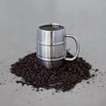 thumbnail image 3 of Taza de acero inoxidable en forma de barril de 450 ml para café y cerveza, 3 of 8