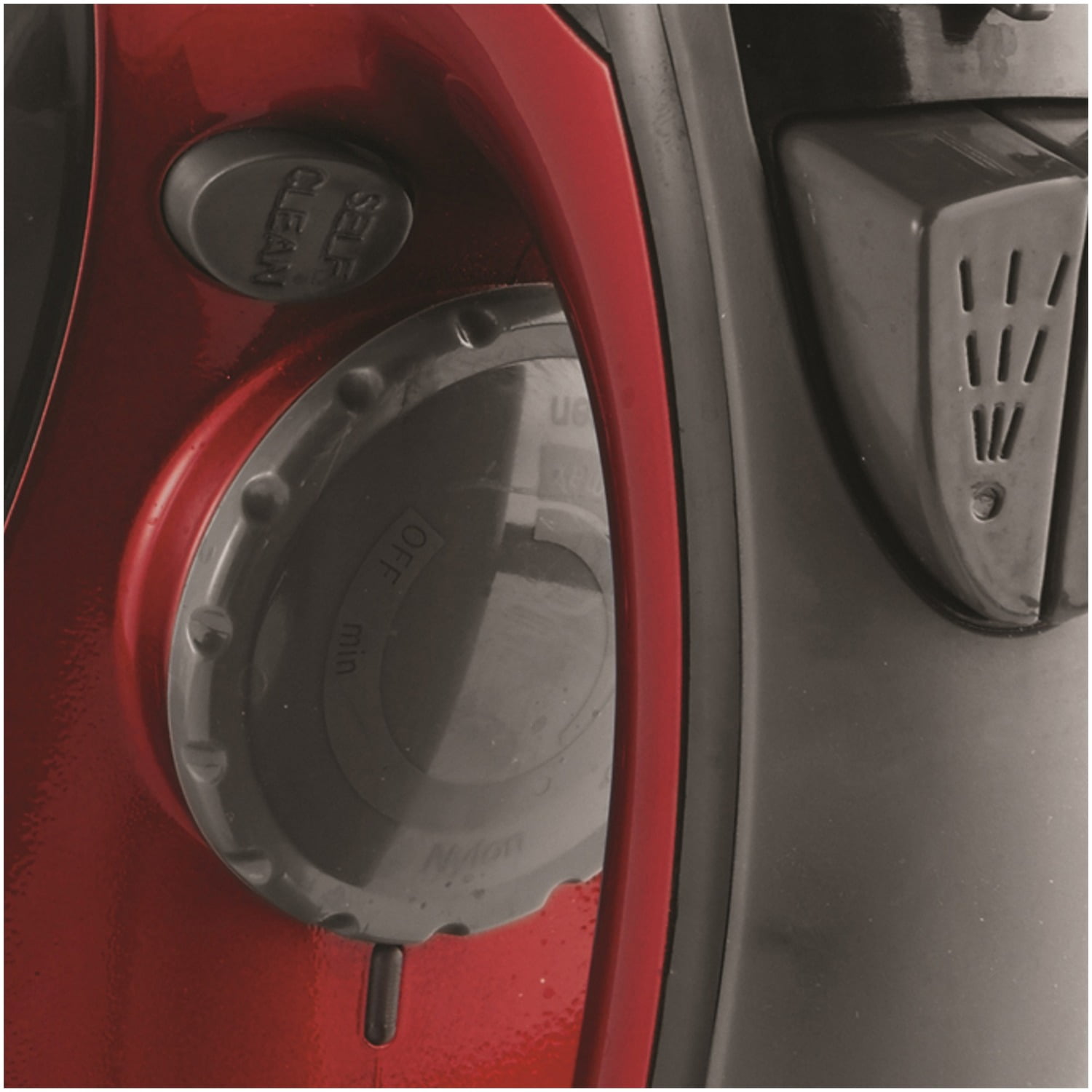 Brentwood Steam Iron with Auto Shutoff (Red), MPI-90RPT