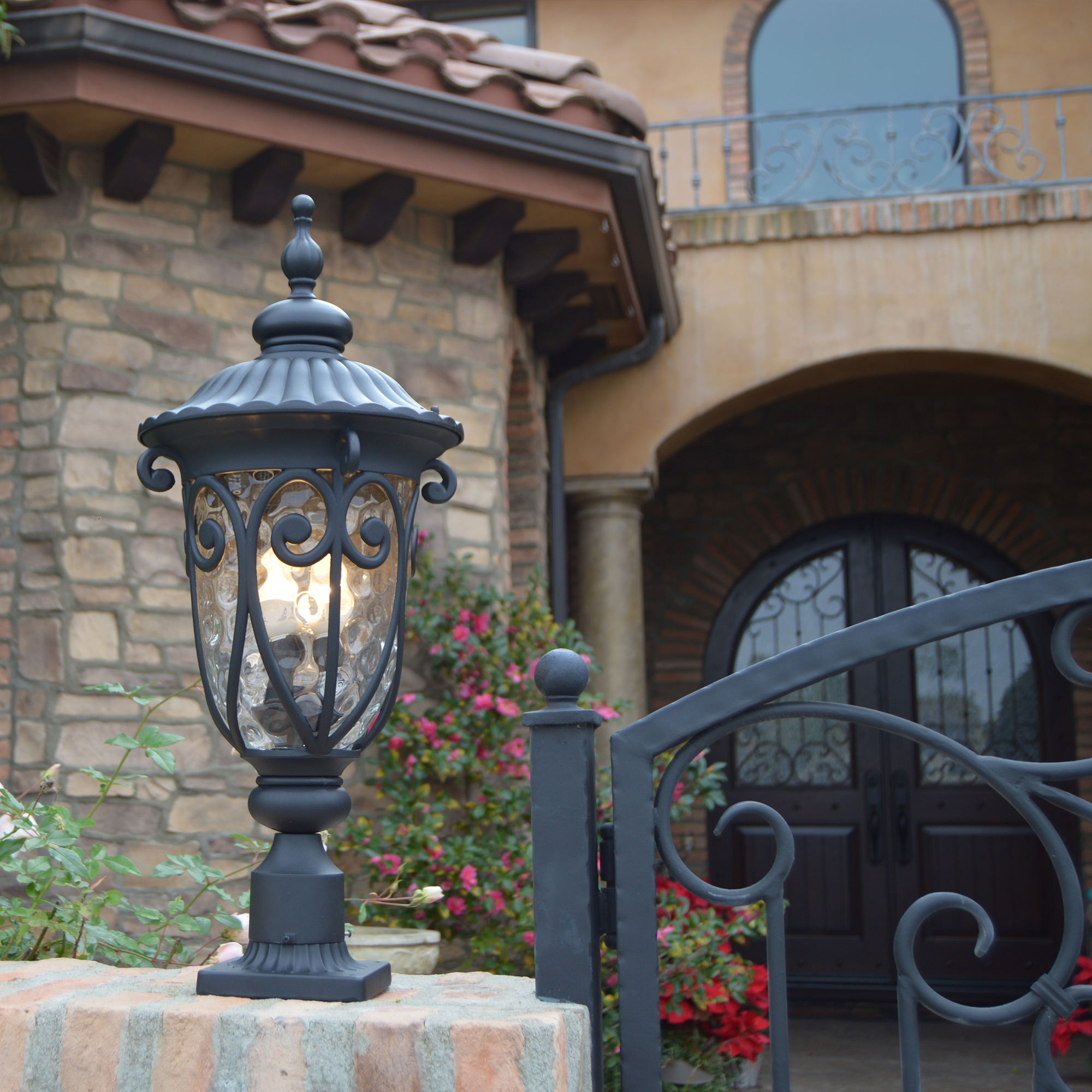 AA Warehousing Hailee EL591LPBL Outdoor Post Light