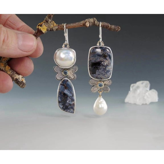 JennyShop Vintage Asymmetrical Imitation Pearl Water Drop Earrings Jewelry Dark Blue Pattern Flower Metal Statement Earring Accessories