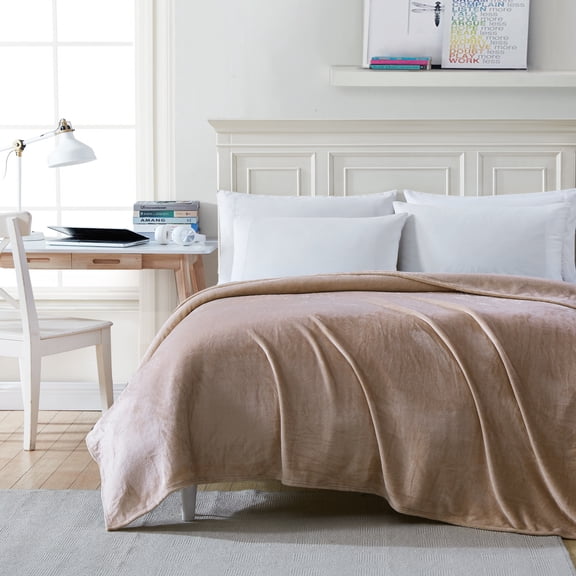 Poppy & Fritz Solid Ultra Soft Plush Pink Full/Queen Blanket