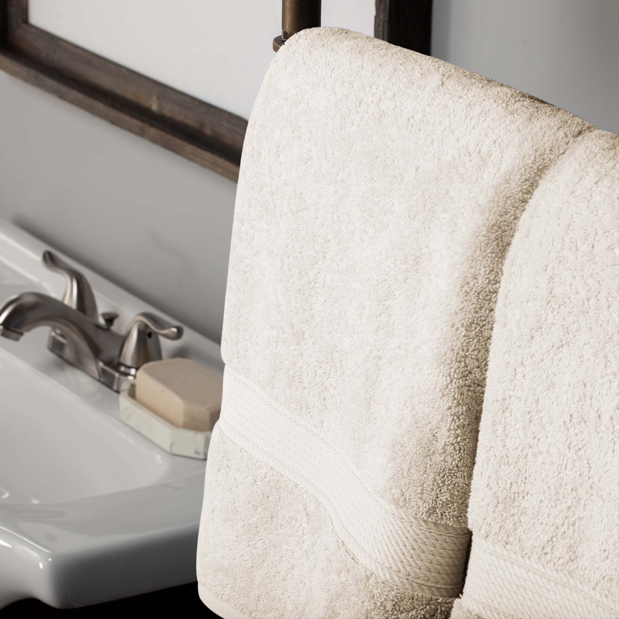 Superior Egyptian Cotton Heavyweight Bath Towel Set of 2, Cream