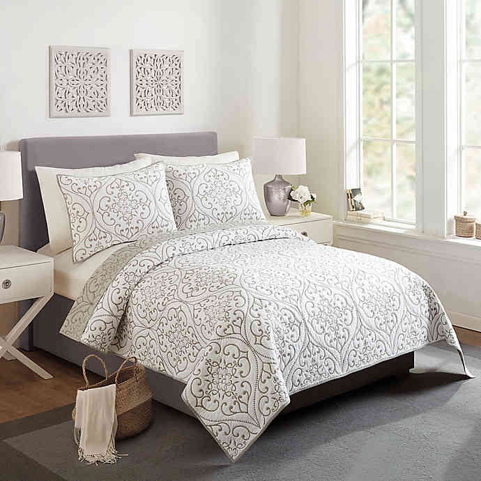 bedroom quilts
