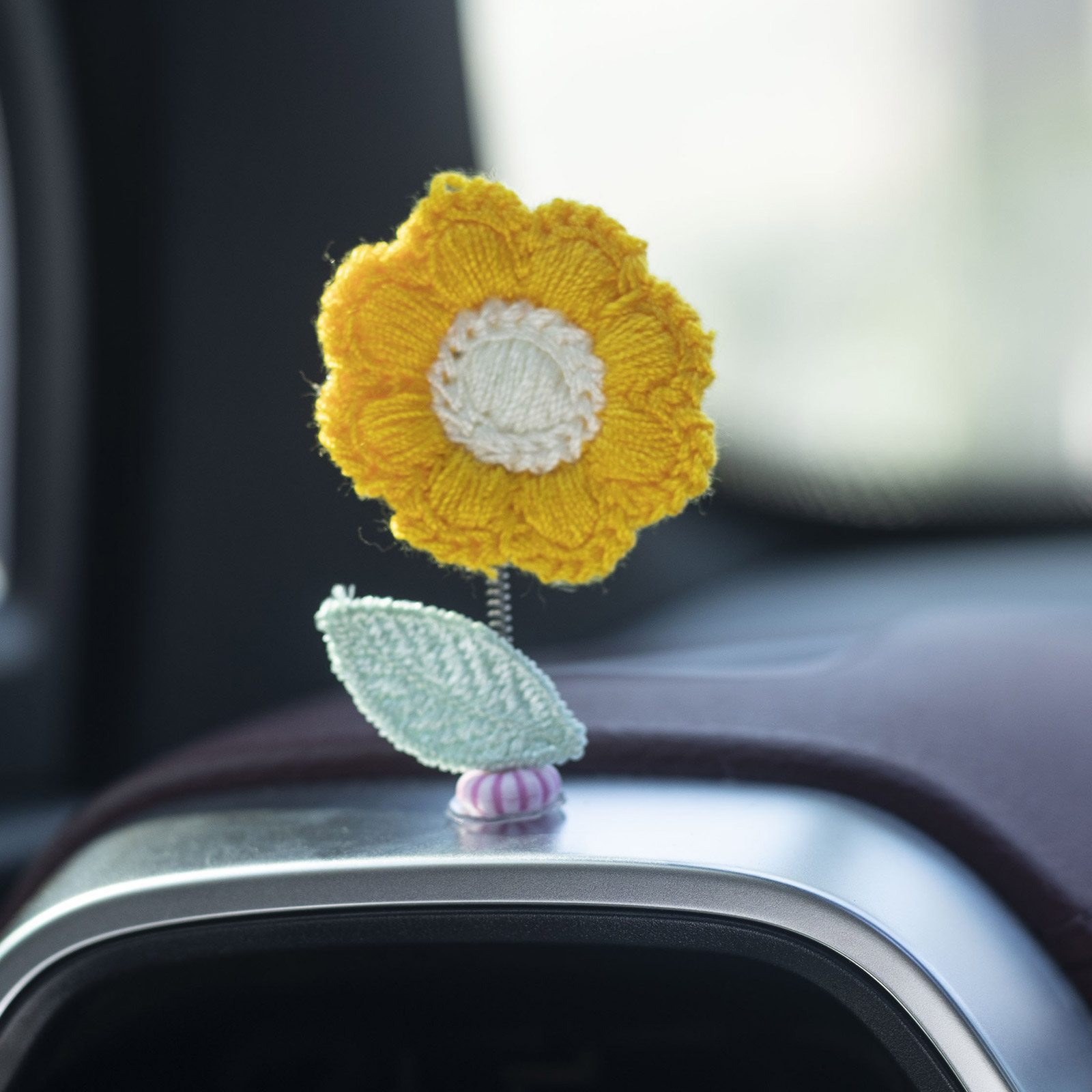 Crochet Daisy Steering Wheel Cover,3D Daisy Steering Wheel Cover