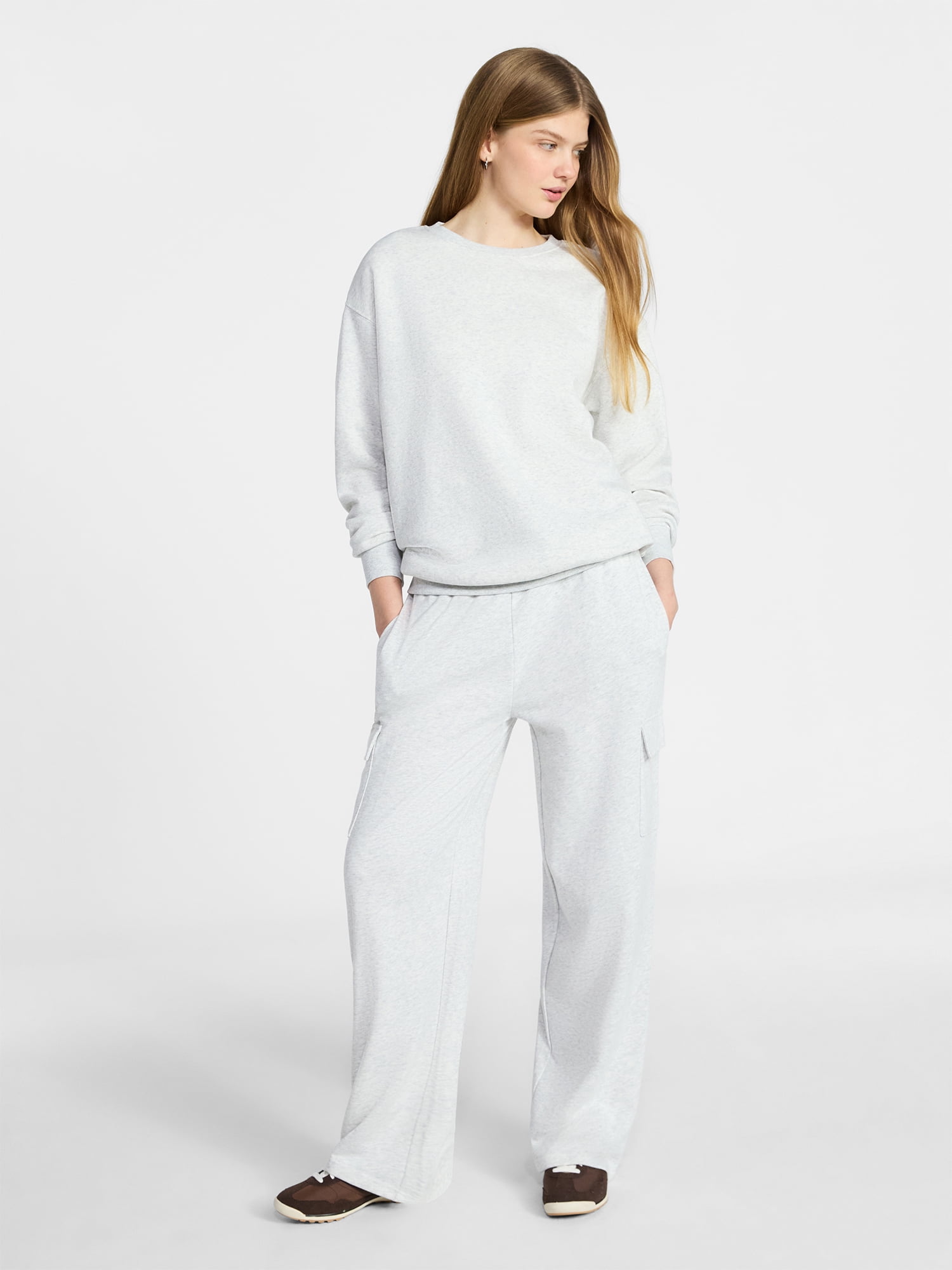 No Boundaries Oversized Fleece Sweatshirt with Long Sleeves, Women's Sizes XXS-4X