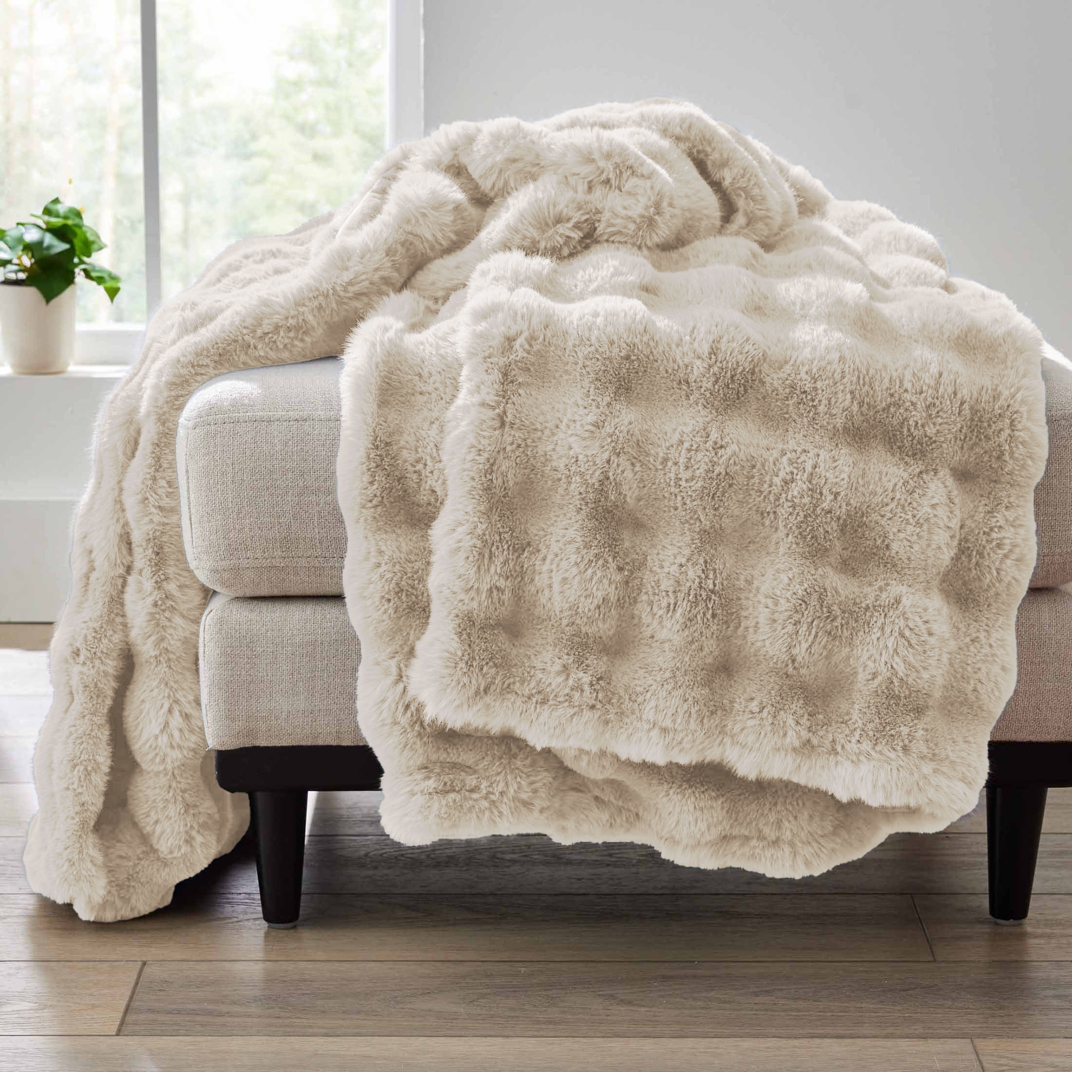Better Homes & Gardens Beige Texture Faux Fur Throw, 50" x 72", Adult/Teen