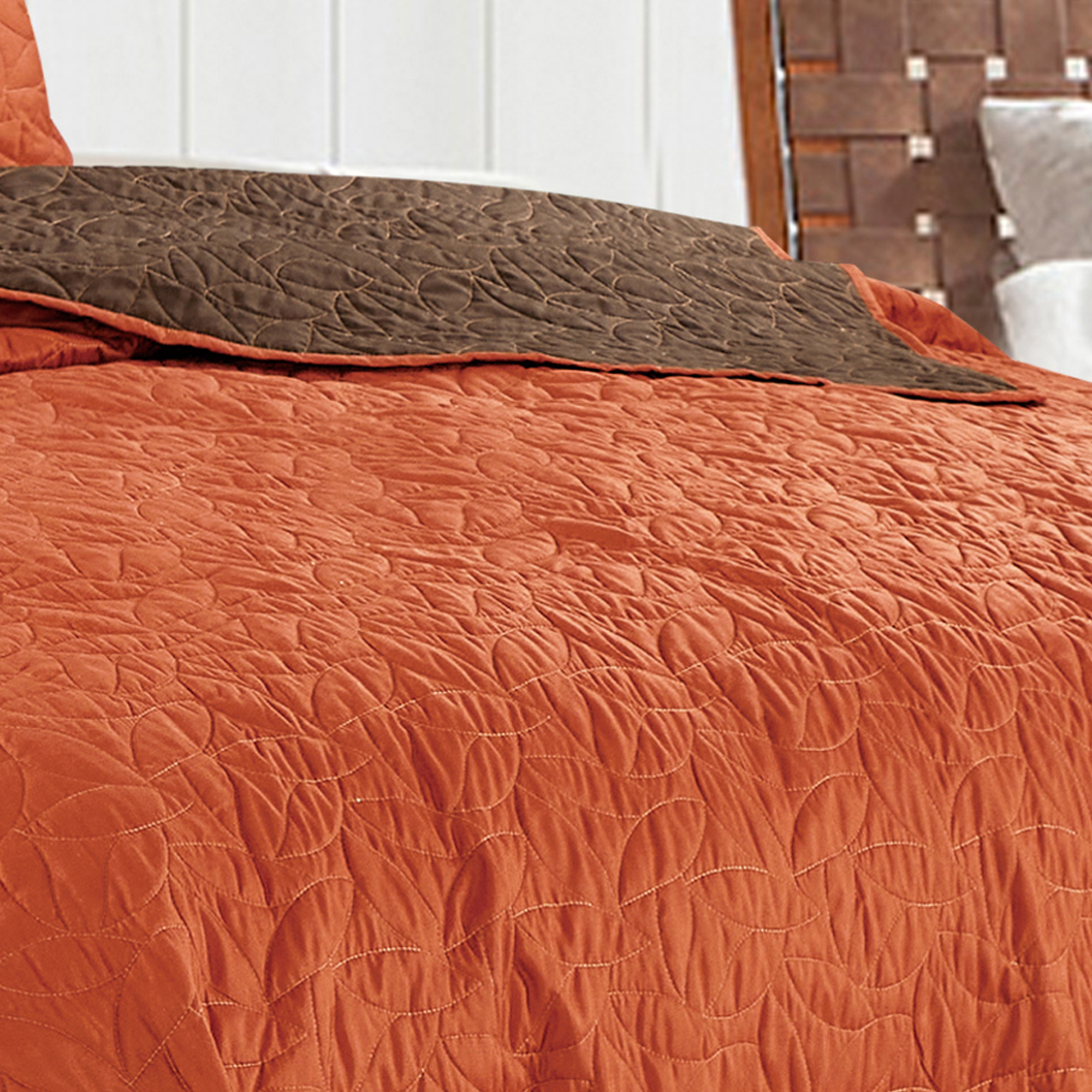 Evjk 3-Piece Decorative Lightweight Bedspread Set – Reversible, Microfiber with Refined Solid, King