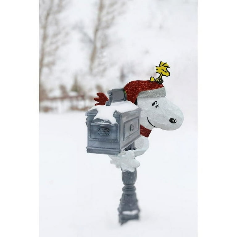 Peanuts 18 Inch Snoopy Hugger with LED Lights, Indoor