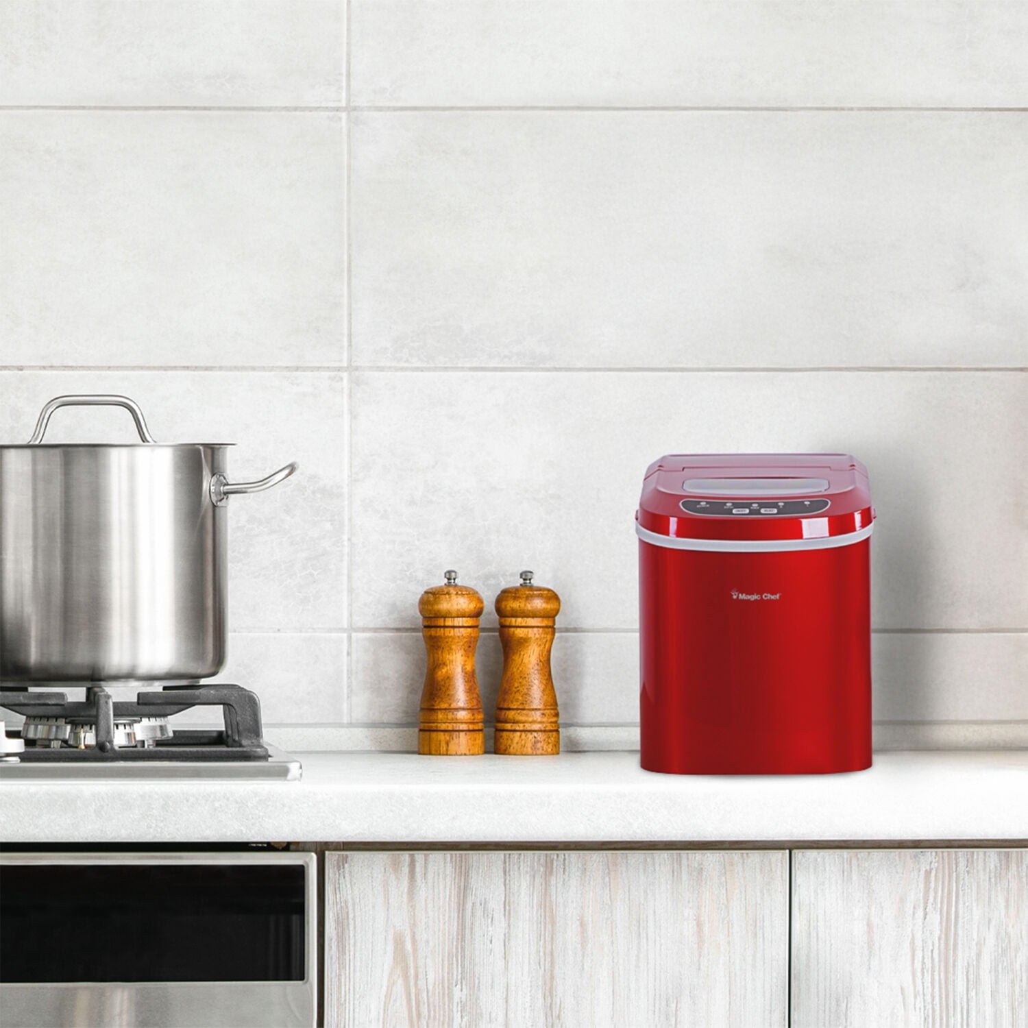 Magic Chef 27-lb. Capacity Portable Countertop Ice Maker, Red