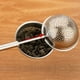 thumbnail image 3 of Infusores de té en forma de bola, colador de té con asa para té de hojas sueltas y especias para calentar, colador de acero inoxidable, hojas sueltas para té, especias y condimentos para la oficina o, 3 of 5