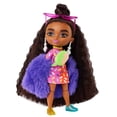 thumbnail image 2 of Muñeca Barbie EXTRA Minis Chamarra Morada, 2 of 4