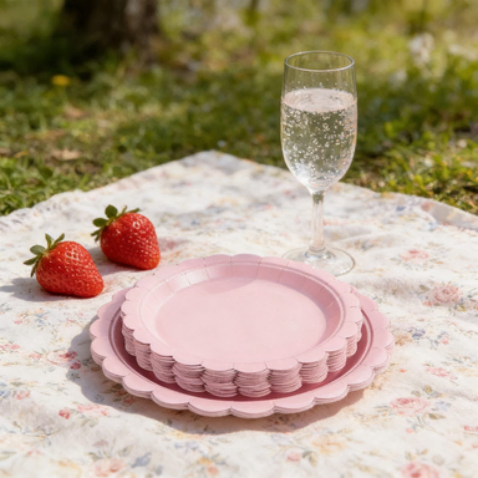 25-100PC Scalloped Paper Plates 7/9 Inch Disposable - Cute Dessert Cake Plate and Dinner Plate for Party, Decorative Supplies for Birthday Wedding Bridal Shower, Set for Wedding