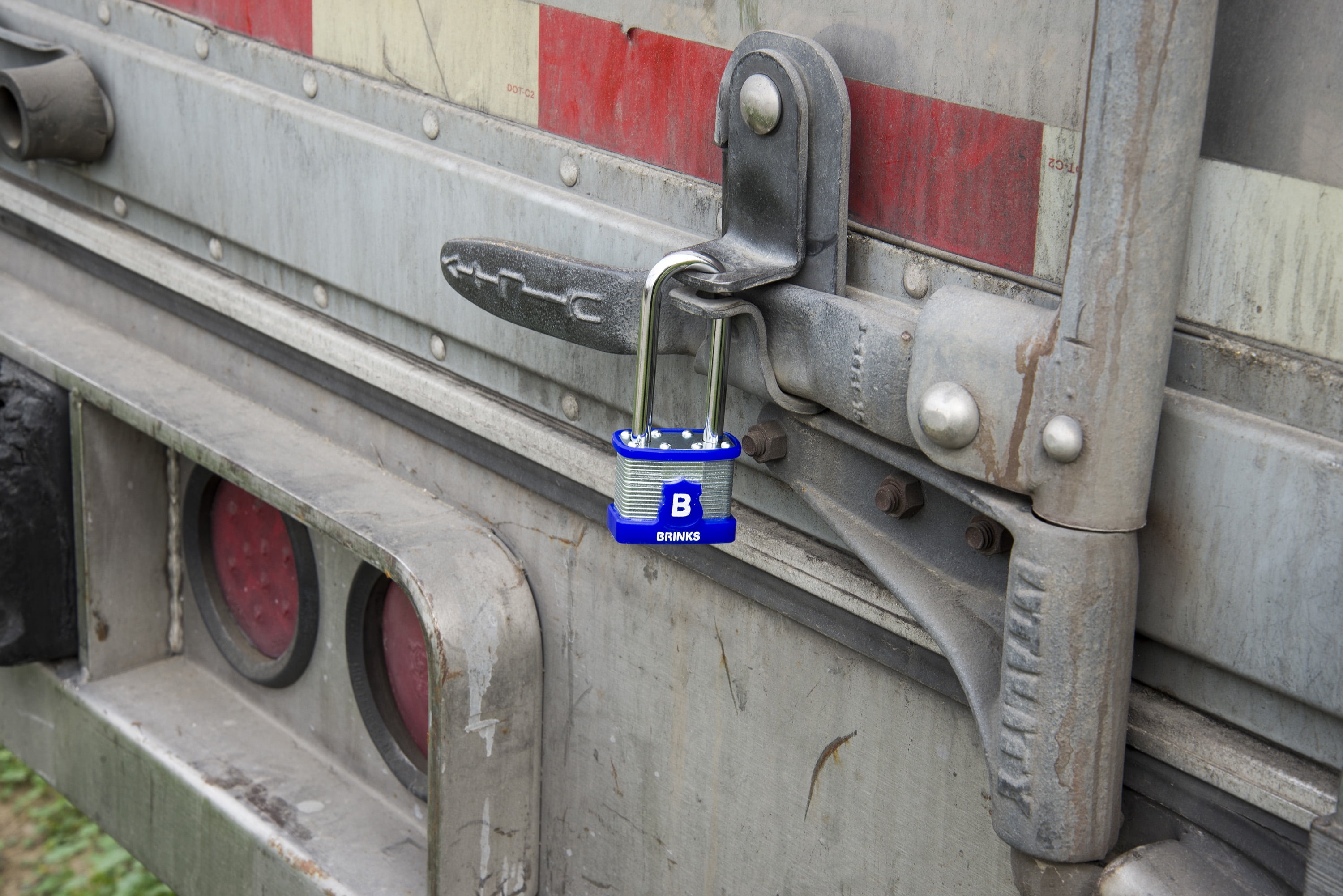(2 pack) Brinks Laminated Steel 44mm Keyed Padlock with 2in Shackle