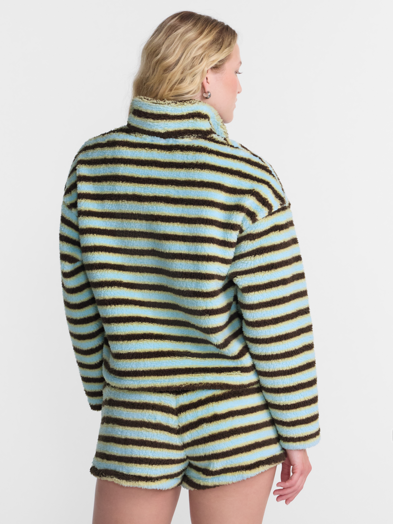 No Boundaries Women's Faux Shearling Plush Pullover photo 3