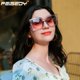thumbnail image 2 of Gafas de sol FEISEDY cuadradas grandes con incrustación de perlas modelo B2625, 2 of 7