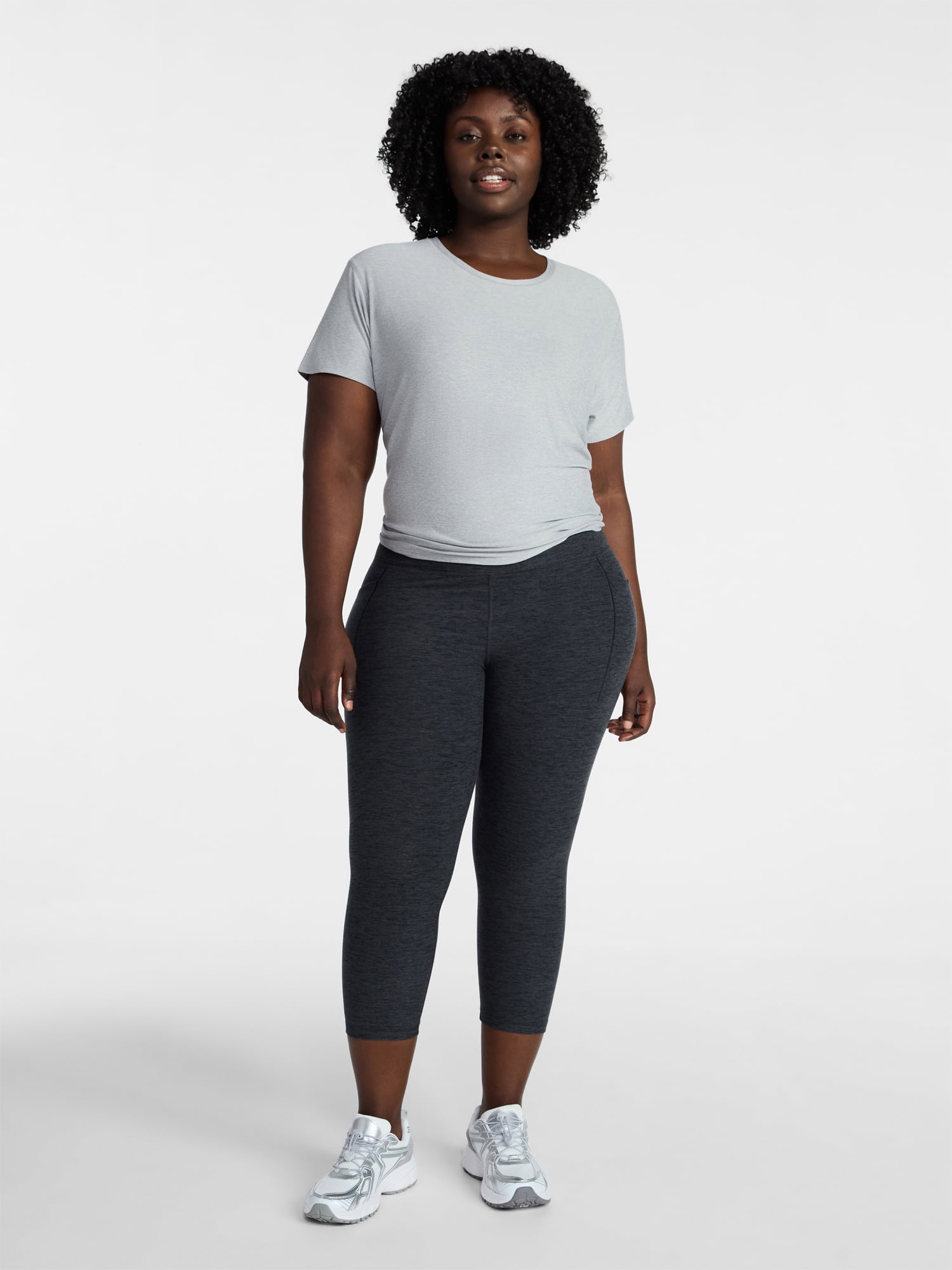 Athletic Works Women's and Women's Plus ButterCore Capri Leggings with Pockets, 21" Inseam, Sizes XS-4X