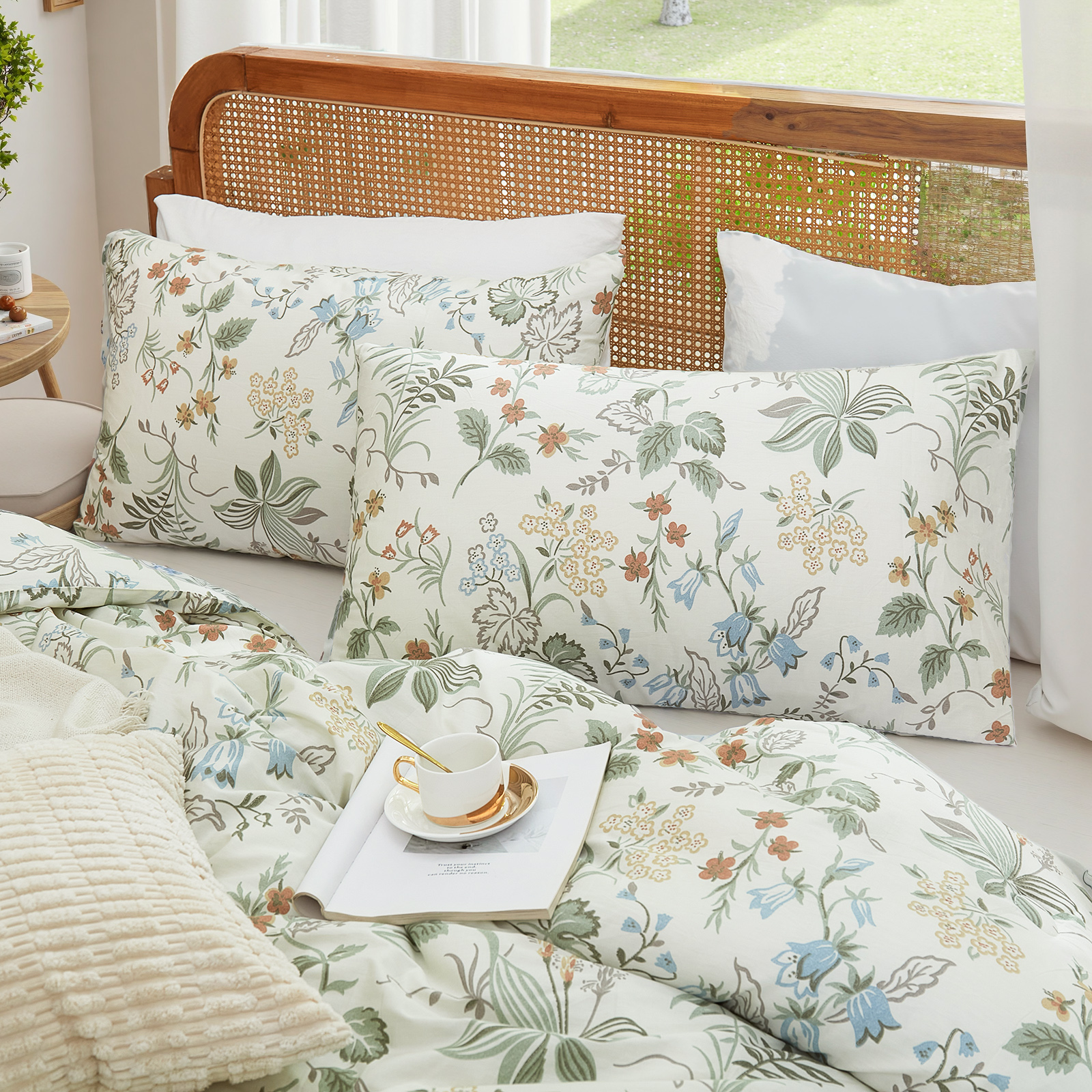 100% Cotton Comforter Set Queen Size, Botanical Floral Comforter with 2 Pillowcases, Vintage Garden Flowers Pattern, Soft Breathable Bedding for All Seasons