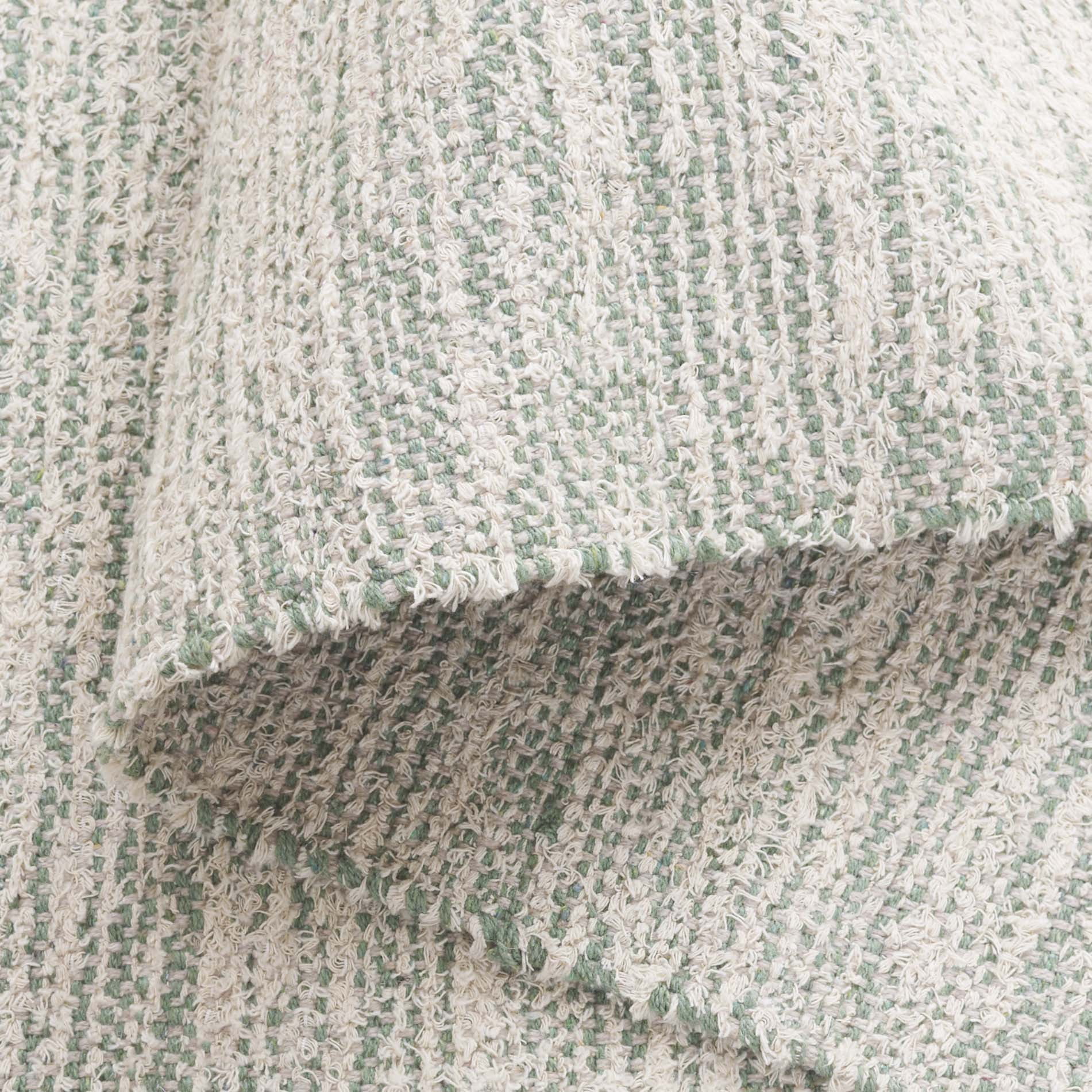 SAFAVIEH Montauk Anderson Distressed Area Rug, Ivory/Green, 8' x 10'