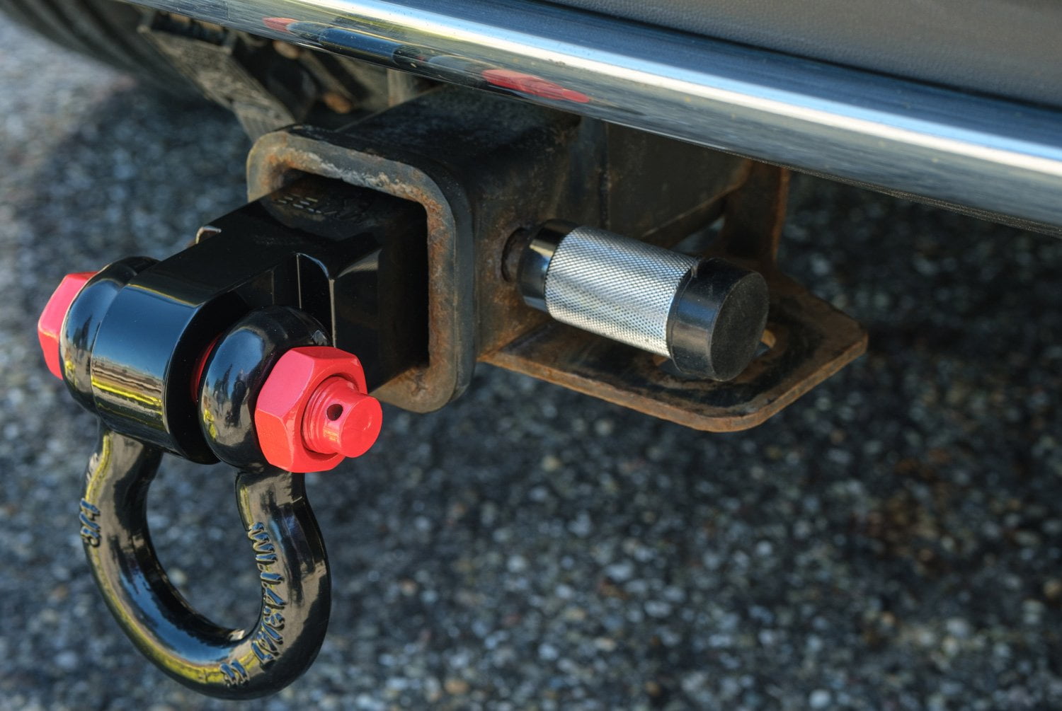 2" Tow Hitch Shackle Receiver with 3/4'' D Ring Shackle, 5/8" Hitch Lock Pin, 11,000 lbs WLL | Black Towing Accessories for Vehicle Recovery Off-Road