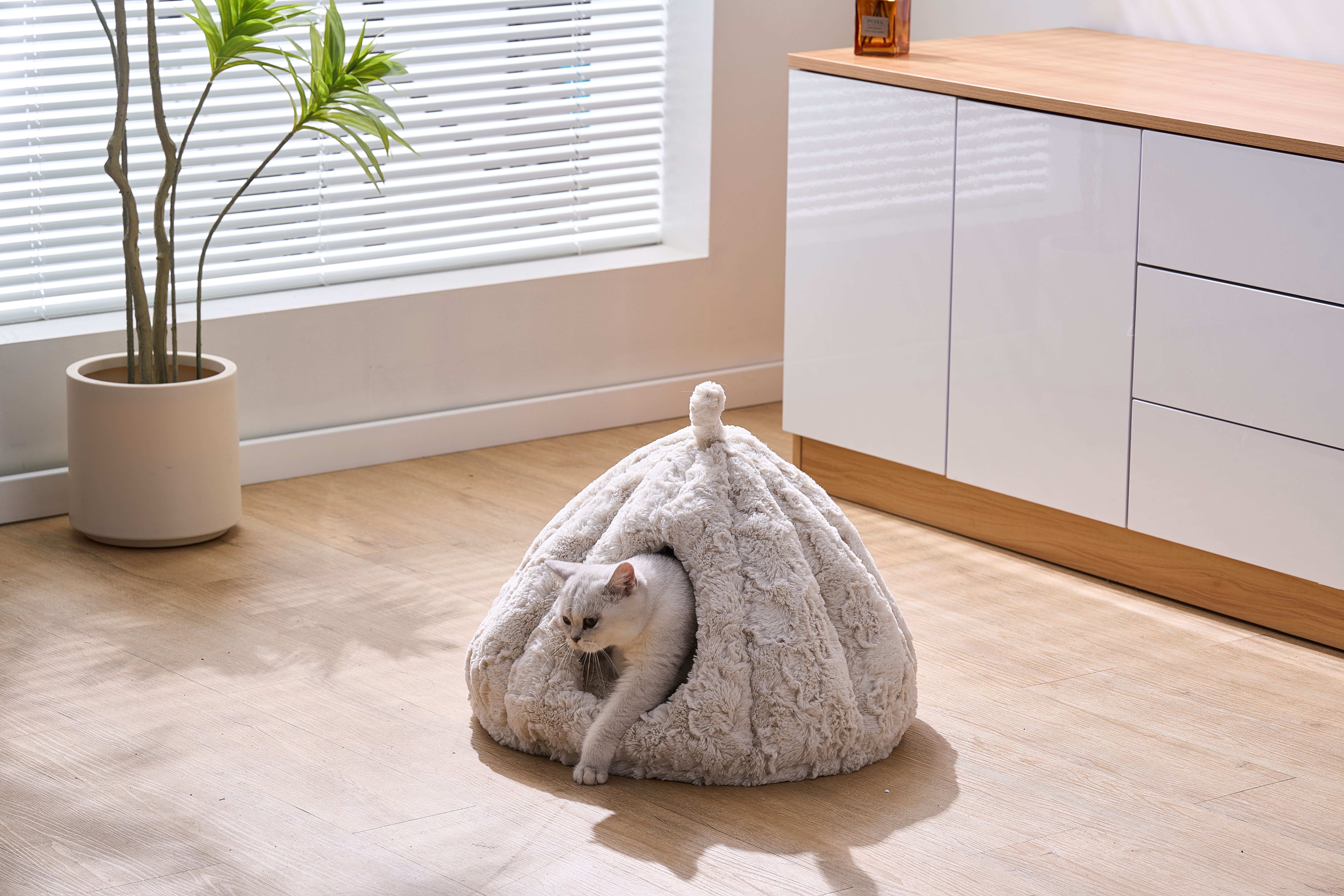 PetPals Anxiety Calming & Washable Kitten Cat Bed-Rose Hut