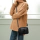 thumbnail image 4 of Bolso de hombro de piel suave lavada para mujer, con múltiples cremalleras, espacioso, de gran capacidad, para uso diario, viajes, trabajo, compras, neceser, de poliéster., 4 of 6