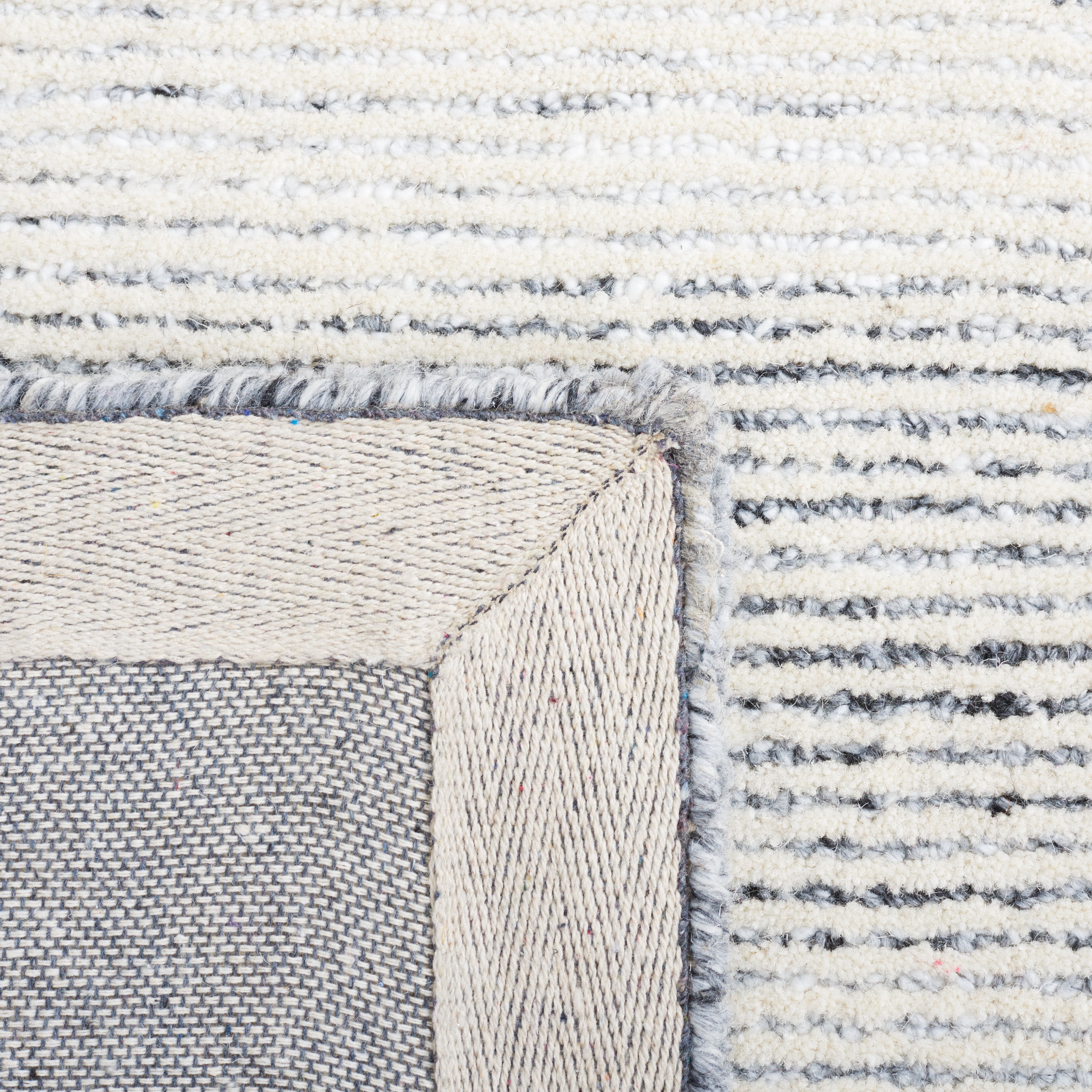 SAFAVIEH Metro Helena Medallion Area Rug, Grey/Ivory, 6' x 6' Square