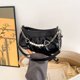 thumbnail image 3 of Bolso de hombro de alta gama para niña, nuevo bolso bandolera con cadena de perlas, ligero, de lujo, con pliegues debajo del brazo, 2025, 3 of 5