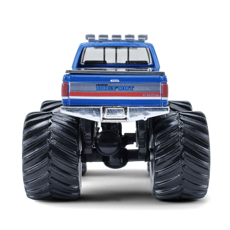 1/64 1982 GMC Sierra 2500, Moonshiner!, Kings of Crunch Series 16