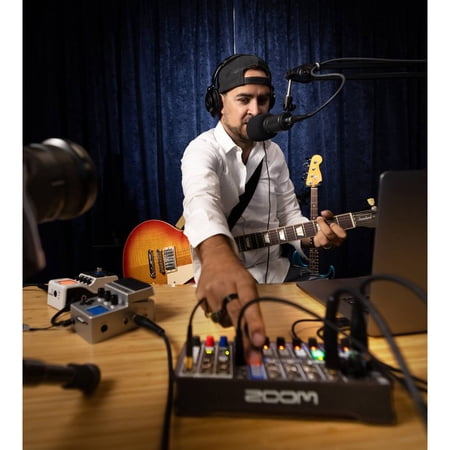 ZOOM LiveTrak L6　マルチトラックレコーダー