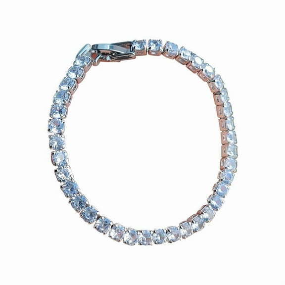 Leander's premium copper bracelet with zircon is exquisitely luxurious yet stylish, featuring premium zircon stones. A stunning choice, the perfect gift.