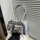 thumbnail image 2 of Bolso de hombro estilo coreano versátil con lazo para mujer, nuevo bolso de hombro tipo bandolera de color sólido, diseño moderno y de nicho, 2025, 2 of 5