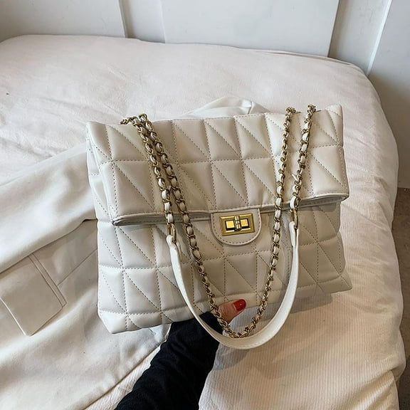 IELGY large-capacity diamond underarm bag, fashionable chain handbag, trendy one-shoulder messenger bag.