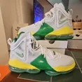 thumbnail image 3 of New Rare Nike Lebron 19 XIX NCAA SOS “Oregon Ducks” PE Sample SIZE 15, 3 of 11