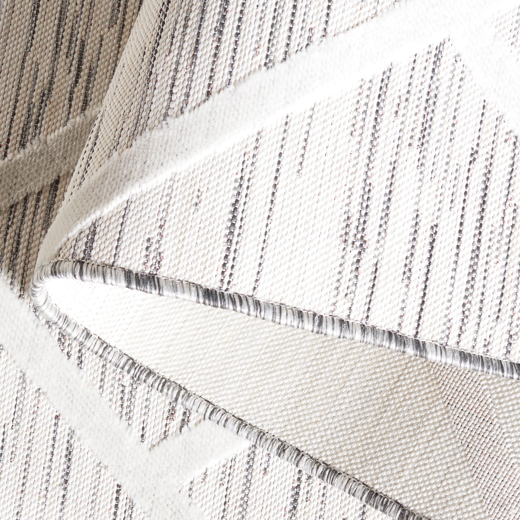 SAFAVIEH Cabana Dusko Diamond Indoor/Outdoor Area Rug, Ivory/Grey, 5'1" x 7'6"