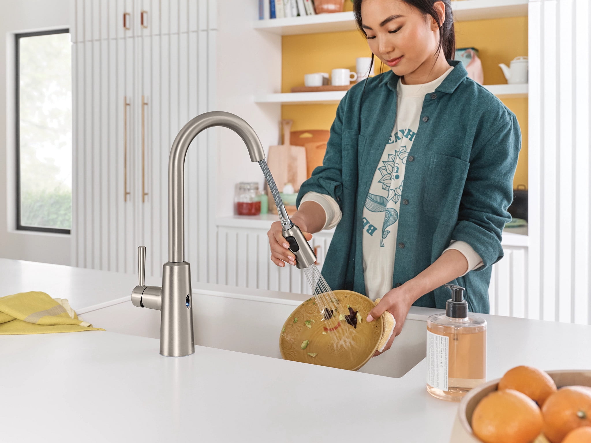 Moen Riley Touchless Single-Handle Pull-Down Sprayer Kitchen Faucet in Spot Resist Stainless