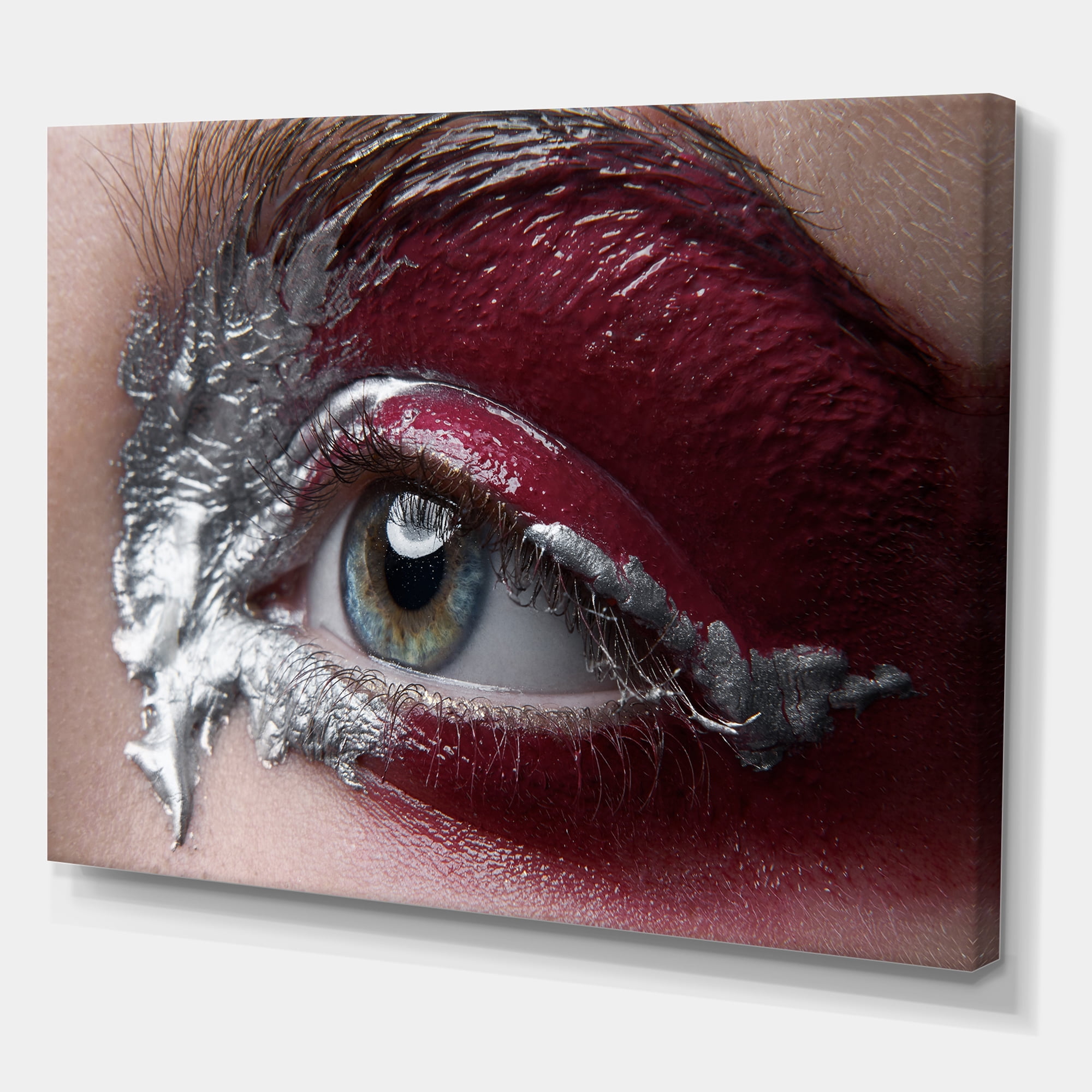 Designart ' Close Up of A Woman Eye With Red Makeup On ' Modern Canvas Wall Art Print