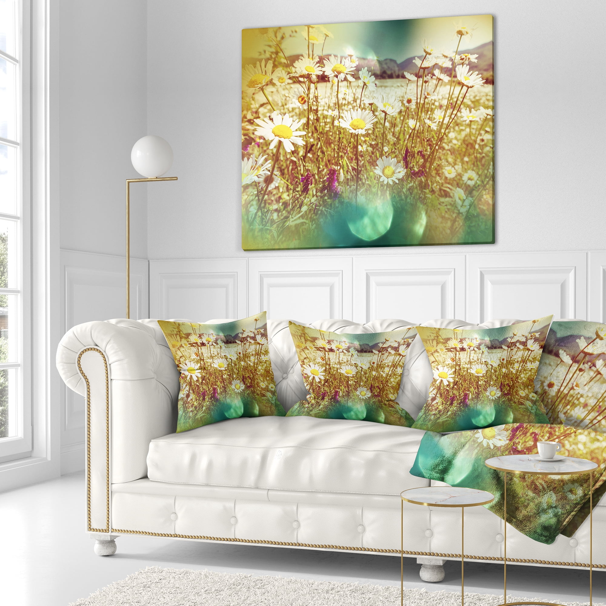 Designart Beautiful Blossom Chamomile Flowers - Floral Throw Pillow - 16x16