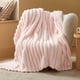 thumbnail image 1 of Manta Bedsure, forro polar de franela rosa, 130 x 150 cm, 1 of 7