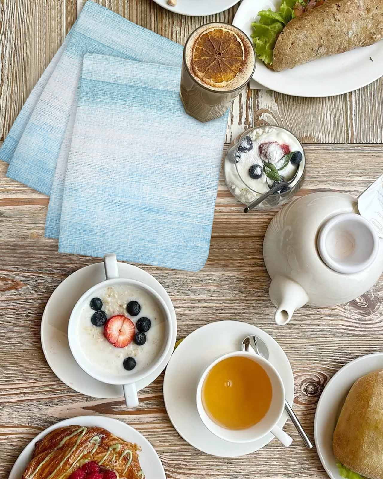 Gradient Aqua Blue Kitchen Dish Towels for Drying Dishes Set of 4, Modern Rustic Minimalist Pastel Solid Waffle Weave Microfiber Terry Hand Tea Bathroom Towels Quick Dry & Absorbent Towel 15.7x23.6